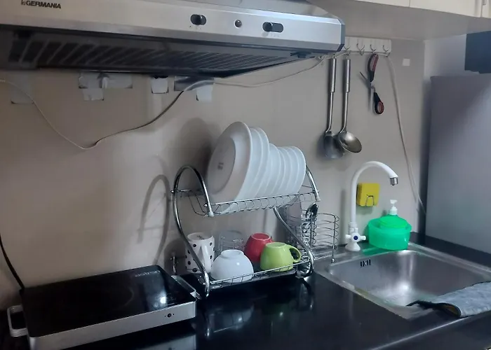 5th Floor Tower A 1-bedroom Unit With Unlimited Internet Access And Netflix Apartment Manila